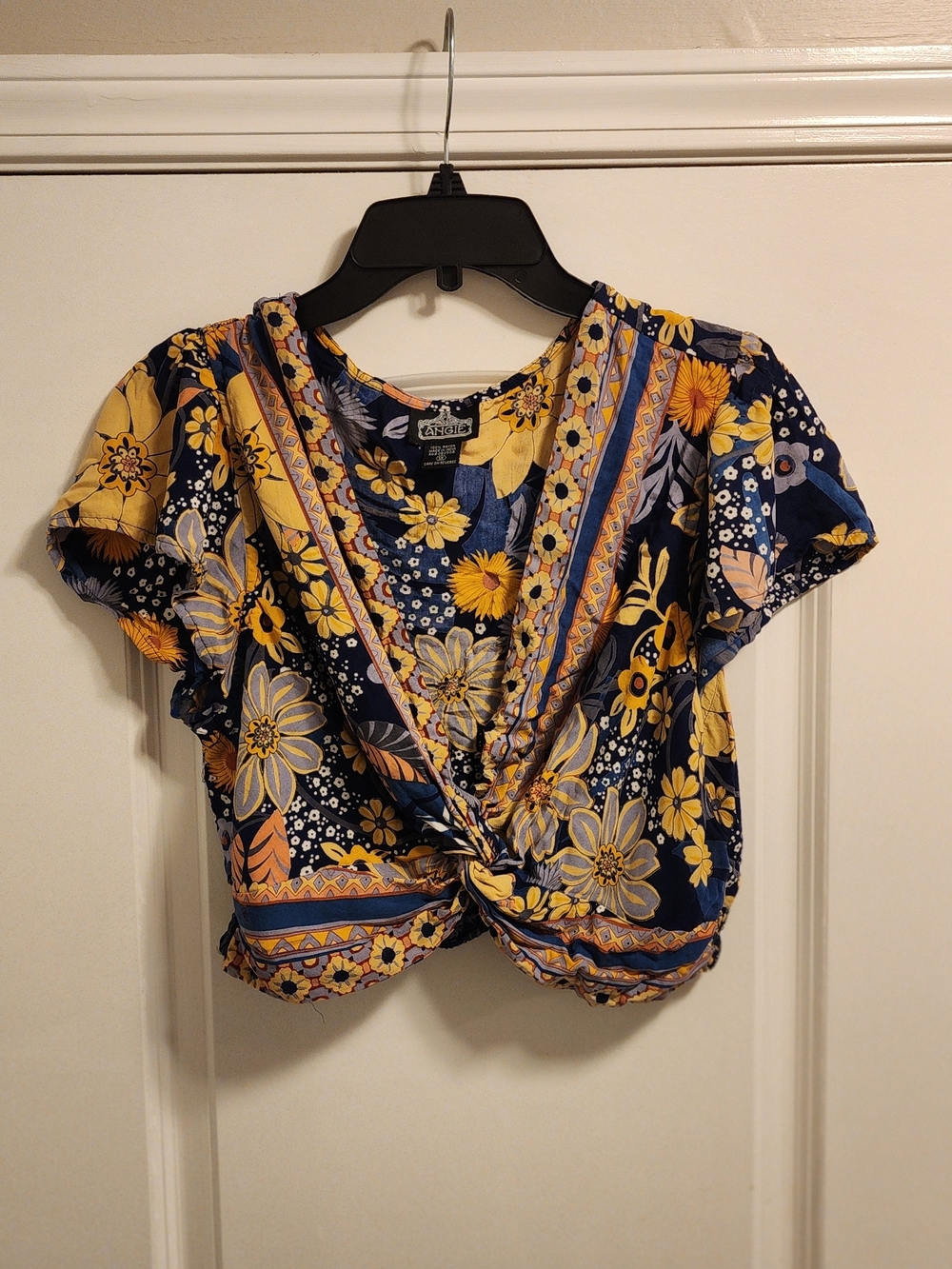 Angie Blue Floral V‑Neck Cropped Knot Front Top Sz 1X Vintage Bohemian